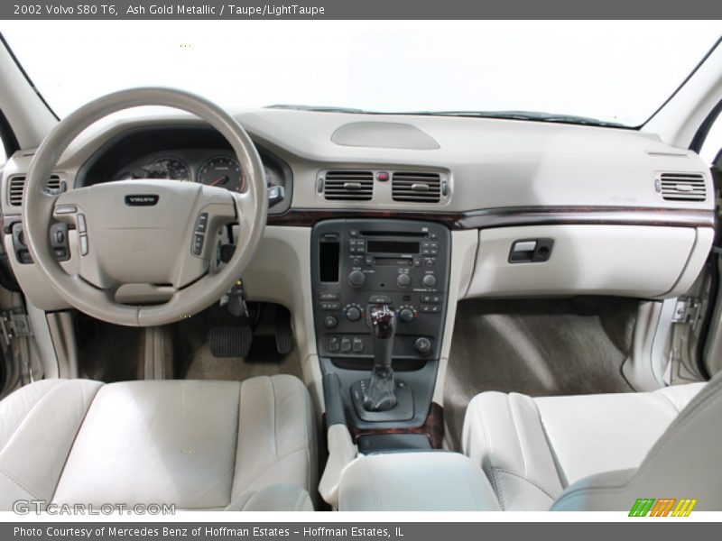 Dashboard of 2002 S80 T6