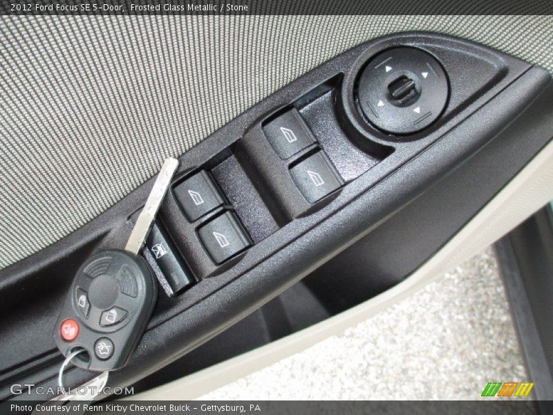 Controls of 2012 Focus SE 5-Door