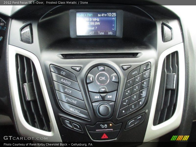 Controls of 2012 Focus SE 5-Door