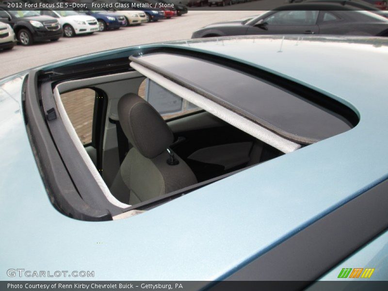 Sunroof of 2012 Focus SE 5-Door