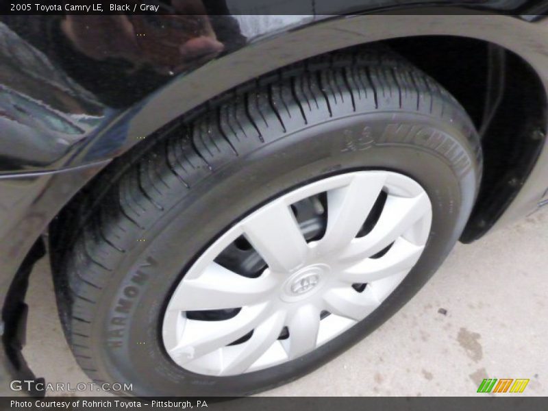 Black / Gray 2005 Toyota Camry LE