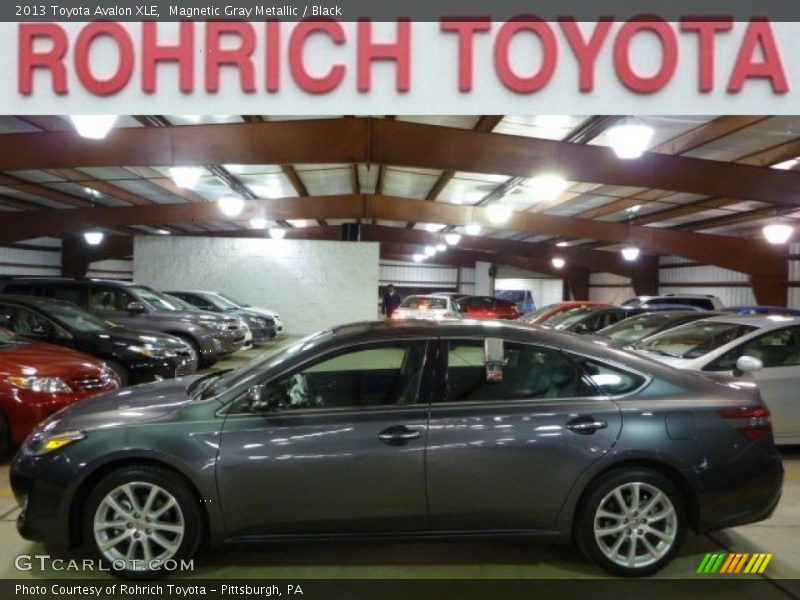 Magnetic Gray Metallic / Black 2013 Toyota Avalon XLE