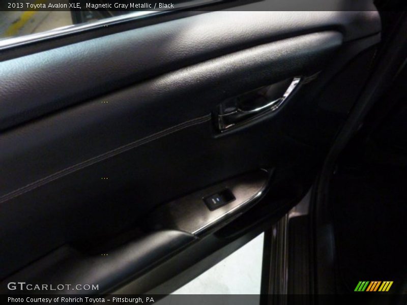 Magnetic Gray Metallic / Black 2013 Toyota Avalon XLE