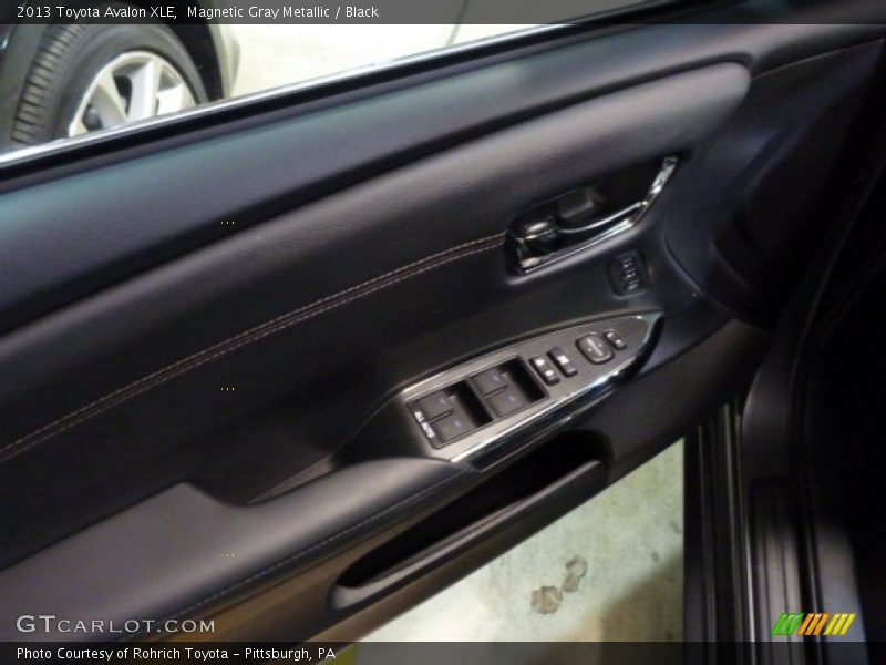 Magnetic Gray Metallic / Black 2013 Toyota Avalon XLE