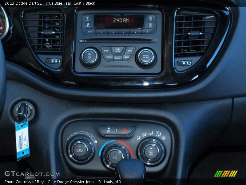 True Blue Pearl Coat / Black 2013 Dodge Dart SE