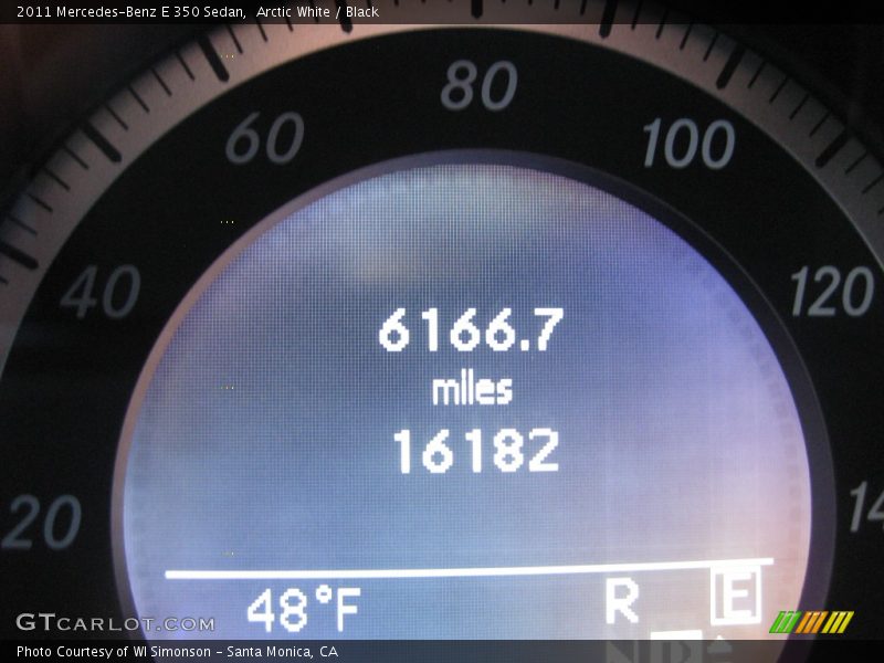 Arctic White / Black 2011 Mercedes-Benz E 350 Sedan