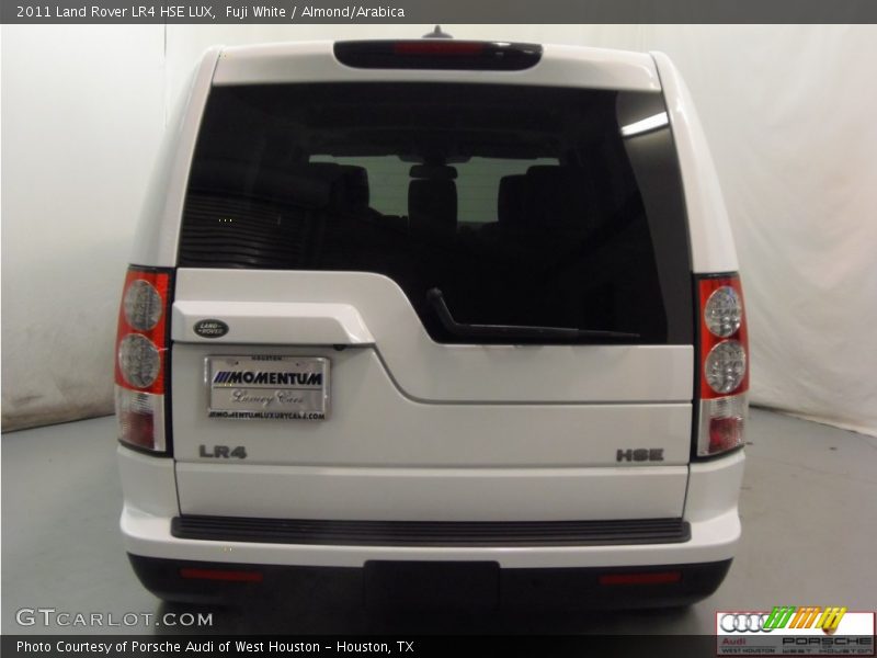 Fuji White / Almond/Arabica 2011 Land Rover LR4 HSE LUX