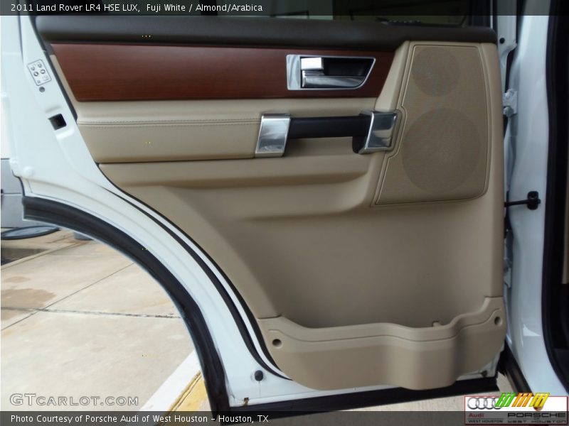 Fuji White / Almond/Arabica 2011 Land Rover LR4 HSE LUX