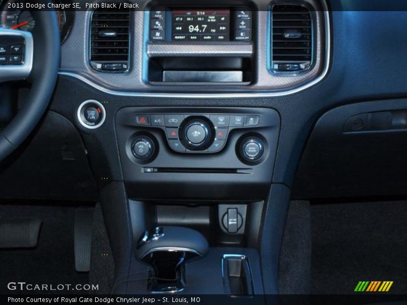Pitch Black / Black 2013 Dodge Charger SE