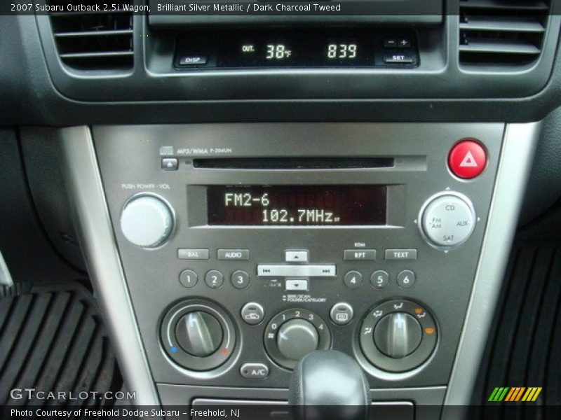 Brilliant Silver Metallic / Dark Charcoal Tweed 2007 Subaru Outback 2.5i Wagon
