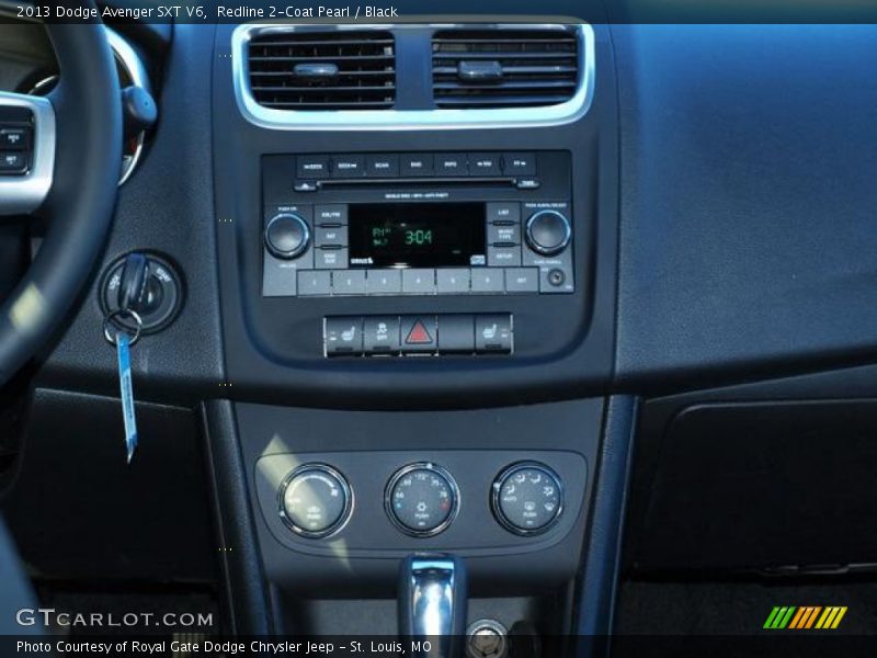 Redline 2-Coat Pearl / Black 2013 Dodge Avenger SXT V6