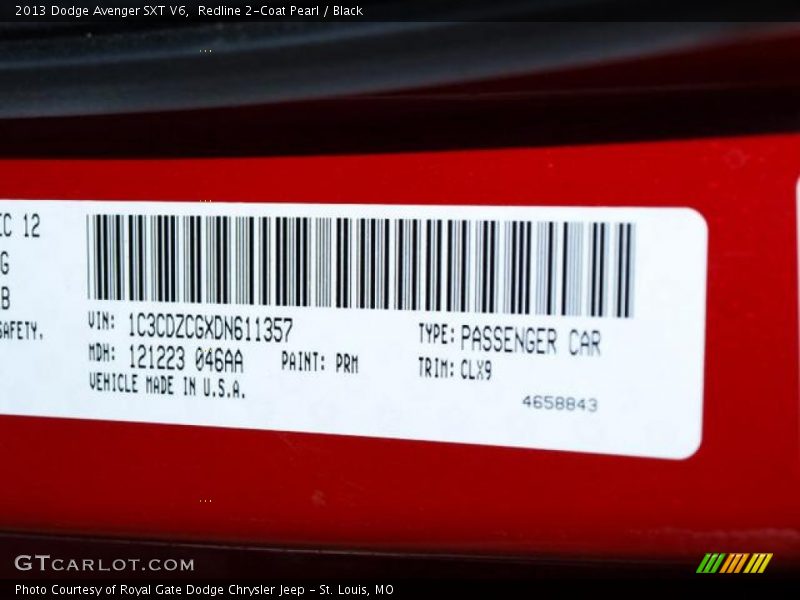 Redline 2-Coat Pearl / Black 2013 Dodge Avenger SXT V6