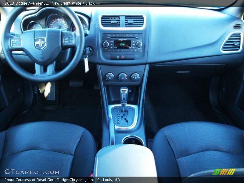 New Bright White / Black 2013 Dodge Avenger SE