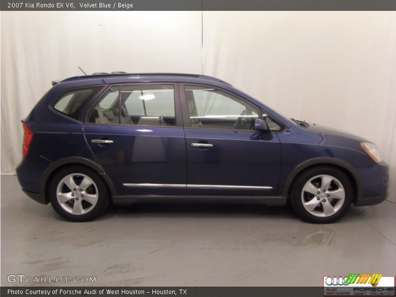 Velvet Blue / Beige 2007 Kia Rondo EX V6