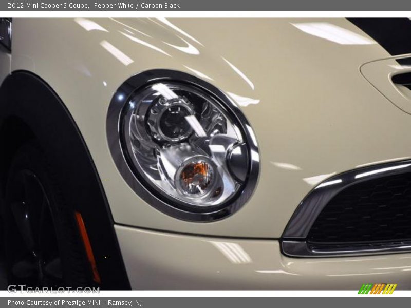 Pepper White / Carbon Black 2012 Mini Cooper S Coupe