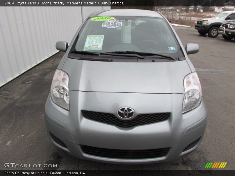 Meteorite Metallic / Dark Charcoal 2009 Toyota Yaris 3 Door Liftback