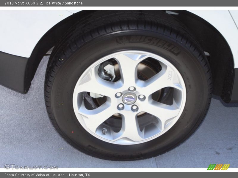 Ice White / Sandstone 2013 Volvo XC60 3.2