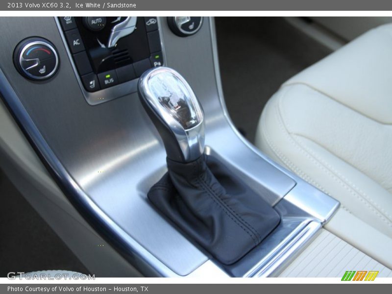 Ice White / Sandstone 2013 Volvo XC60 3.2