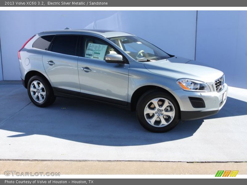 Electric Silver Metallic / Sandstone 2013 Volvo XC60 3.2