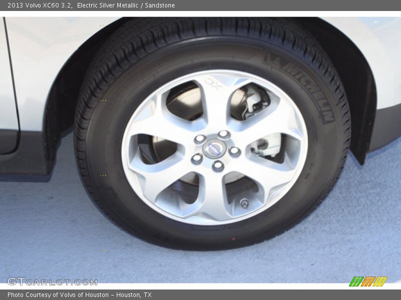 Electric Silver Metallic / Sandstone 2013 Volvo XC60 3.2