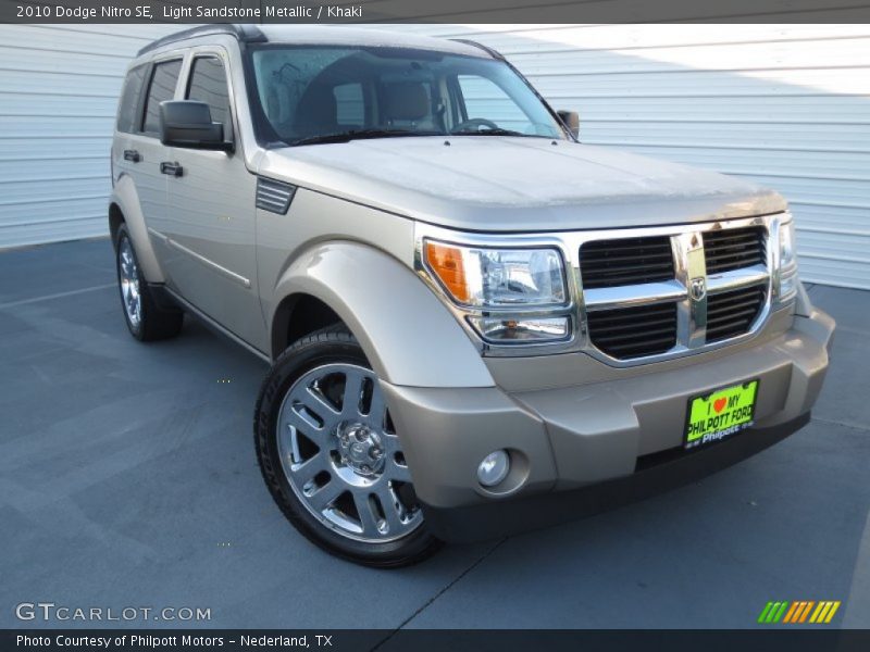Light Sandstone Metallic / Khaki 2010 Dodge Nitro SE