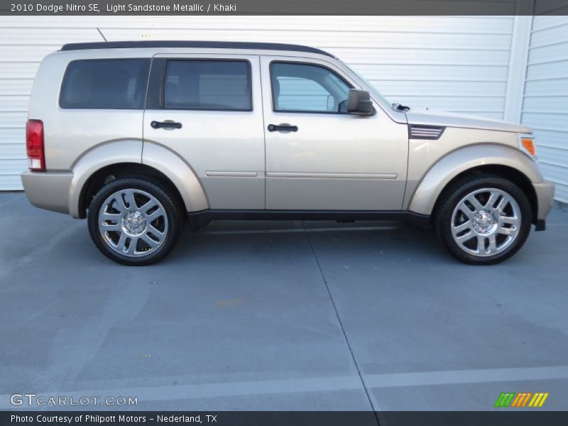 Light Sandstone Metallic / Khaki 2010 Dodge Nitro SE