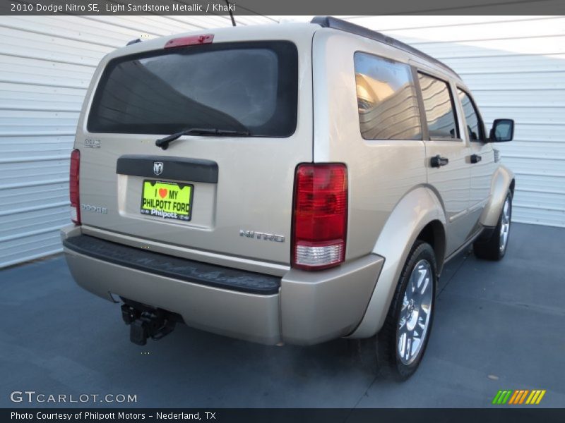 Light Sandstone Metallic / Khaki 2010 Dodge Nitro SE