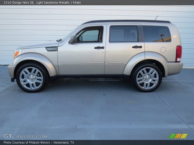 Light Sandstone Metallic / Khaki 2010 Dodge Nitro SE