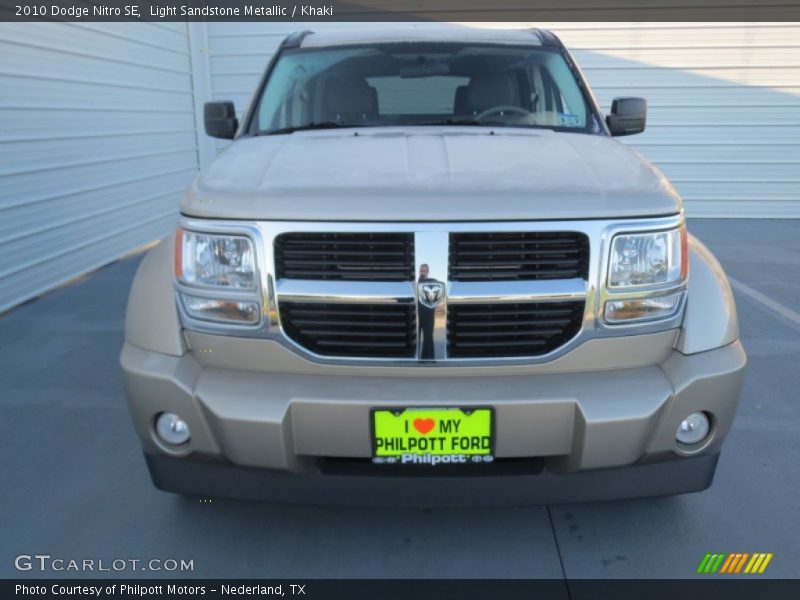 Light Sandstone Metallic / Khaki 2010 Dodge Nitro SE