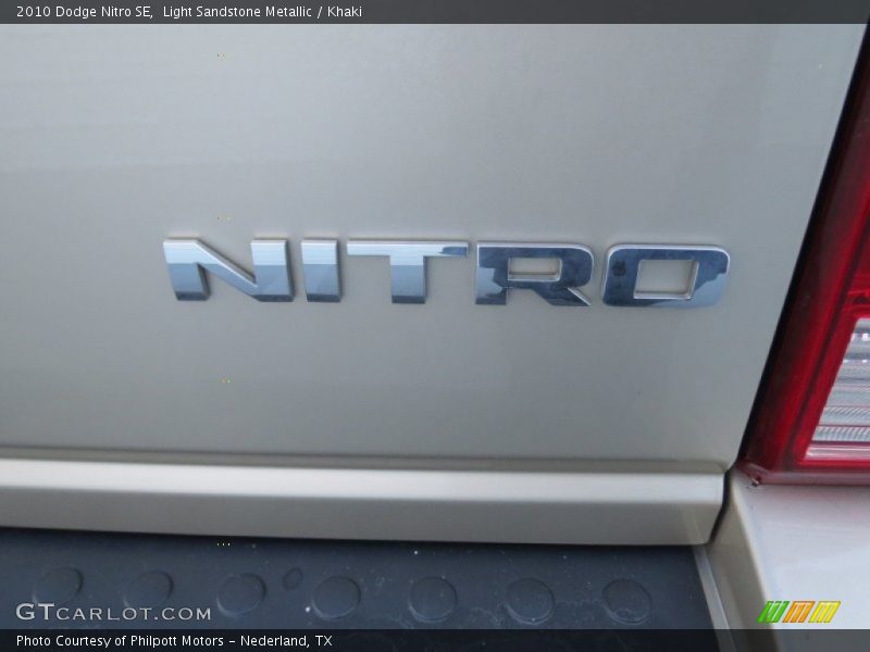 Light Sandstone Metallic / Khaki 2010 Dodge Nitro SE