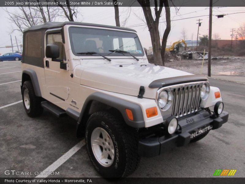 Stone White / Dark Slate Gray 2005 Jeep Wrangler Unlimited 4x4