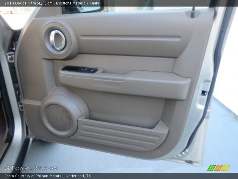 Light Sandstone Metallic / Khaki 2010 Dodge Nitro SE