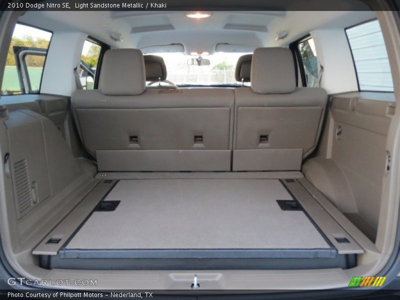 Light Sandstone Metallic / Khaki 2010 Dodge Nitro SE