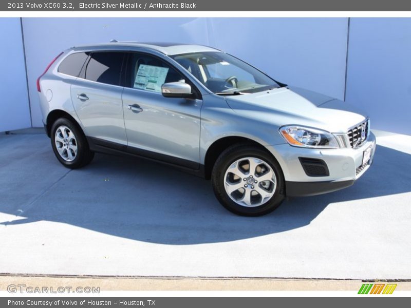 Electric Silver Metallic / Anthracite Black 2013 Volvo XC60 3.2