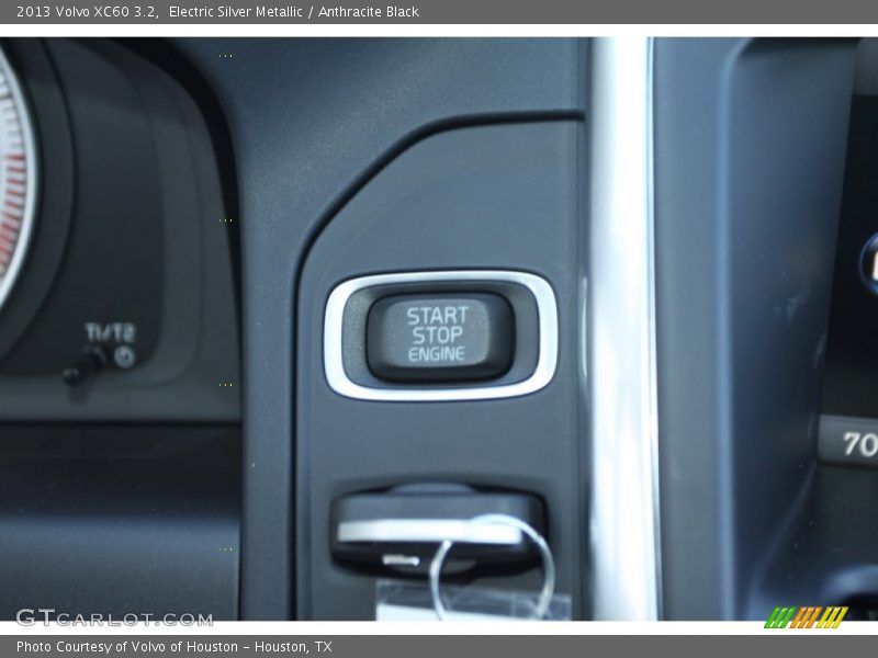 Electric Silver Metallic / Anthracite Black 2013 Volvo XC60 3.2