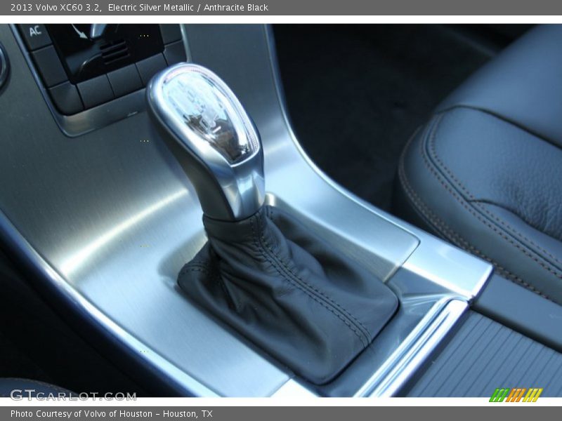 Electric Silver Metallic / Anthracite Black 2013 Volvo XC60 3.2