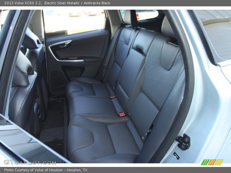 Electric Silver Metallic / Anthracite Black 2013 Volvo XC60 3.2