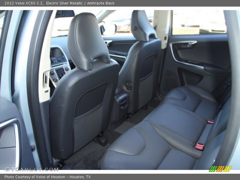 Electric Silver Metallic / Anthracite Black 2013 Volvo XC60 3.2