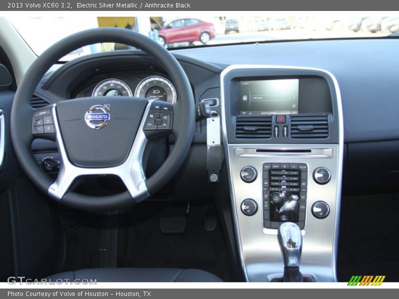 Electric Silver Metallic / Anthracite Black 2013 Volvo XC60 3.2