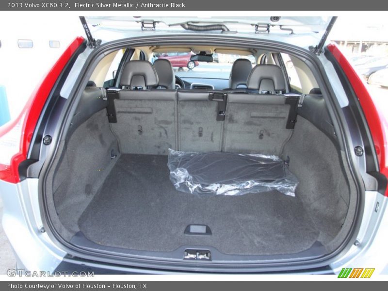Electric Silver Metallic / Anthracite Black 2013 Volvo XC60 3.2