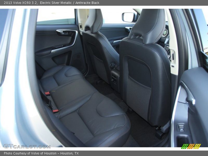 Electric Silver Metallic / Anthracite Black 2013 Volvo XC60 3.2