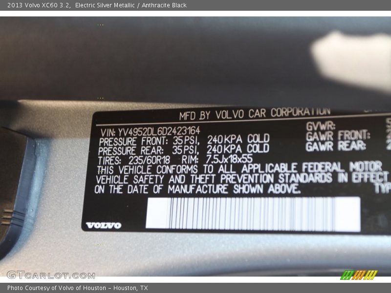 Electric Silver Metallic / Anthracite Black 2013 Volvo XC60 3.2