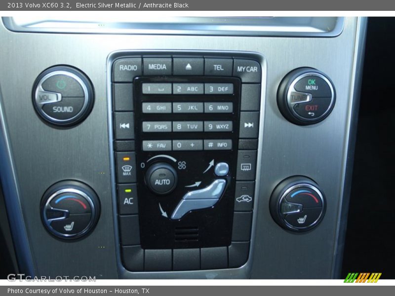 Electric Silver Metallic / Anthracite Black 2013 Volvo XC60 3.2