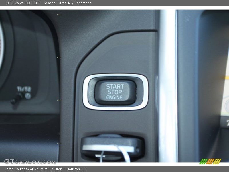 Seashell Metallic / Sandstone 2013 Volvo XC60 3.2