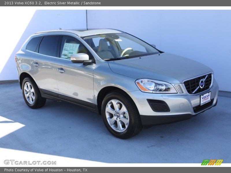 Electric Silver Metallic / Sandstone 2013 Volvo XC60 3.2