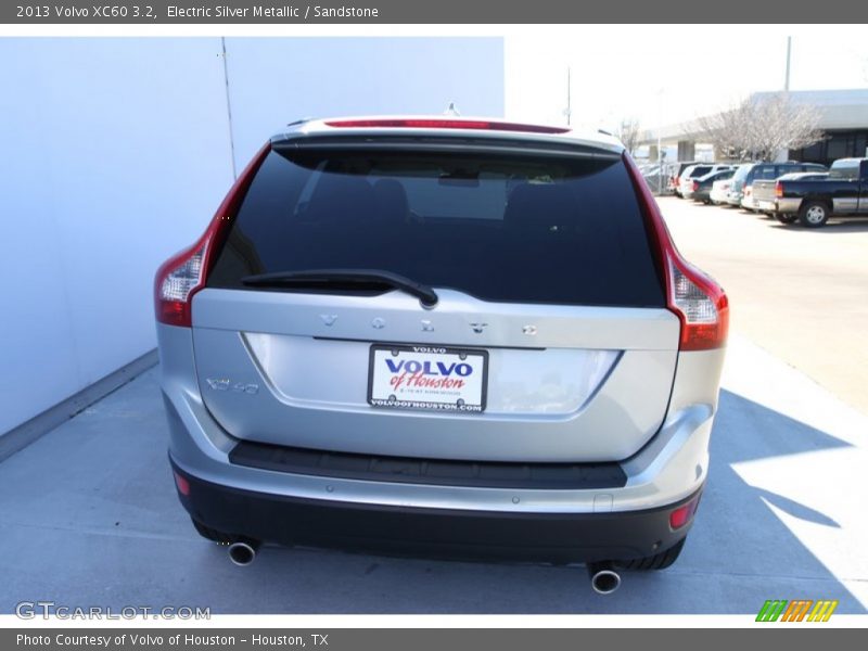 Electric Silver Metallic / Sandstone 2013 Volvo XC60 3.2