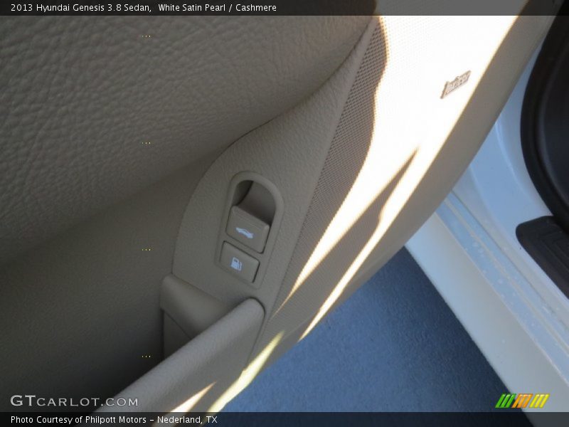 White Satin Pearl / Cashmere 2013 Hyundai Genesis 3.8 Sedan