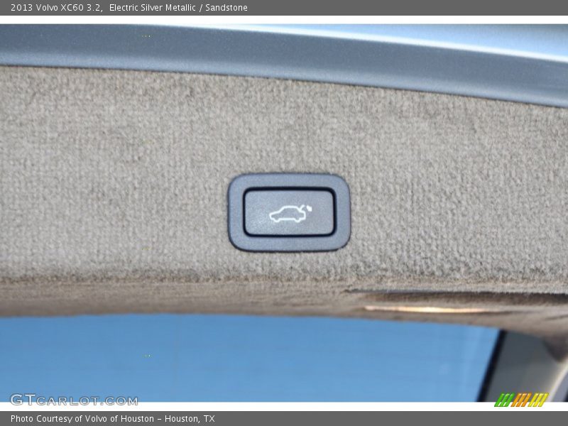 Electric Silver Metallic / Sandstone 2013 Volvo XC60 3.2