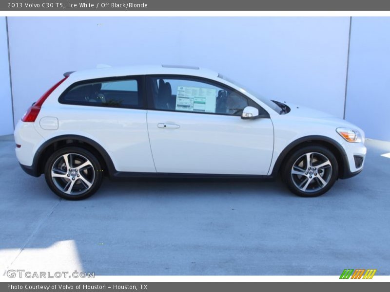 Ice White / Off Black/Blonde 2013 Volvo C30 T5