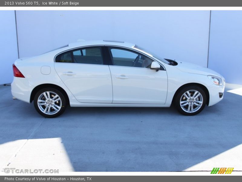 Ice White / Soft Beige 2013 Volvo S60 T5